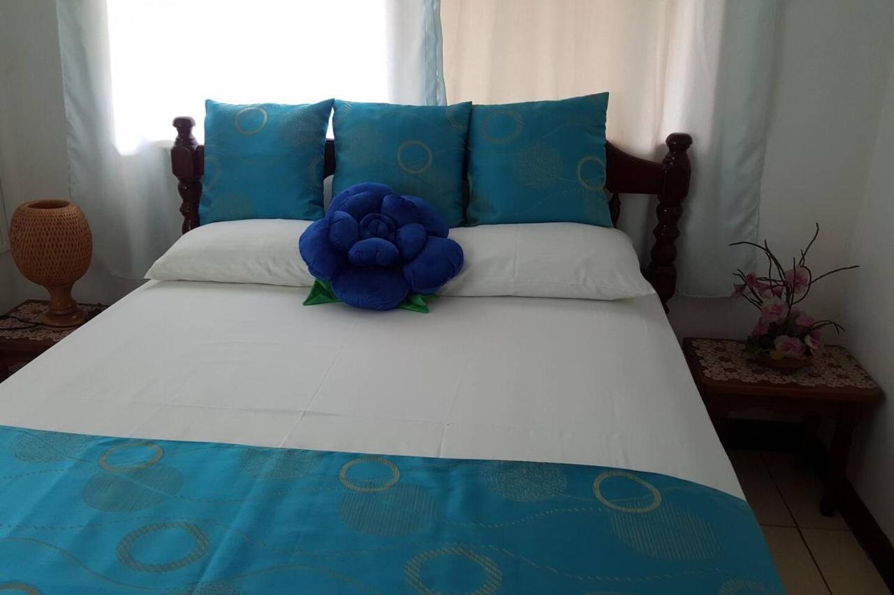 Gigi'S Self Catering Apartment Port Glaud Екстер'єр фото