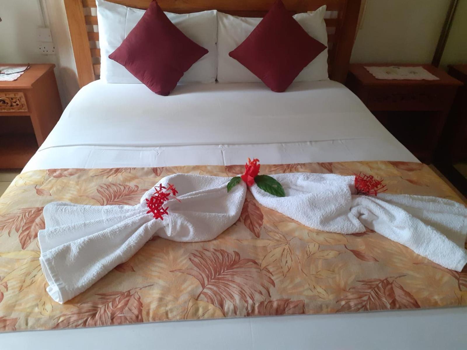 Gigi'S Self Catering Apartment Port Glaud Екстер'єр фото