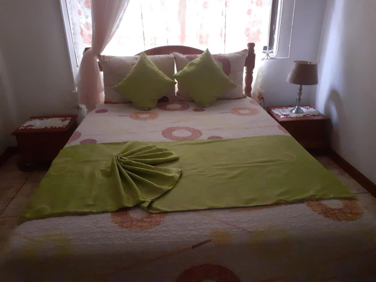 Gigi'S Self Catering Apartment Port Glaud Екстер'єр фото