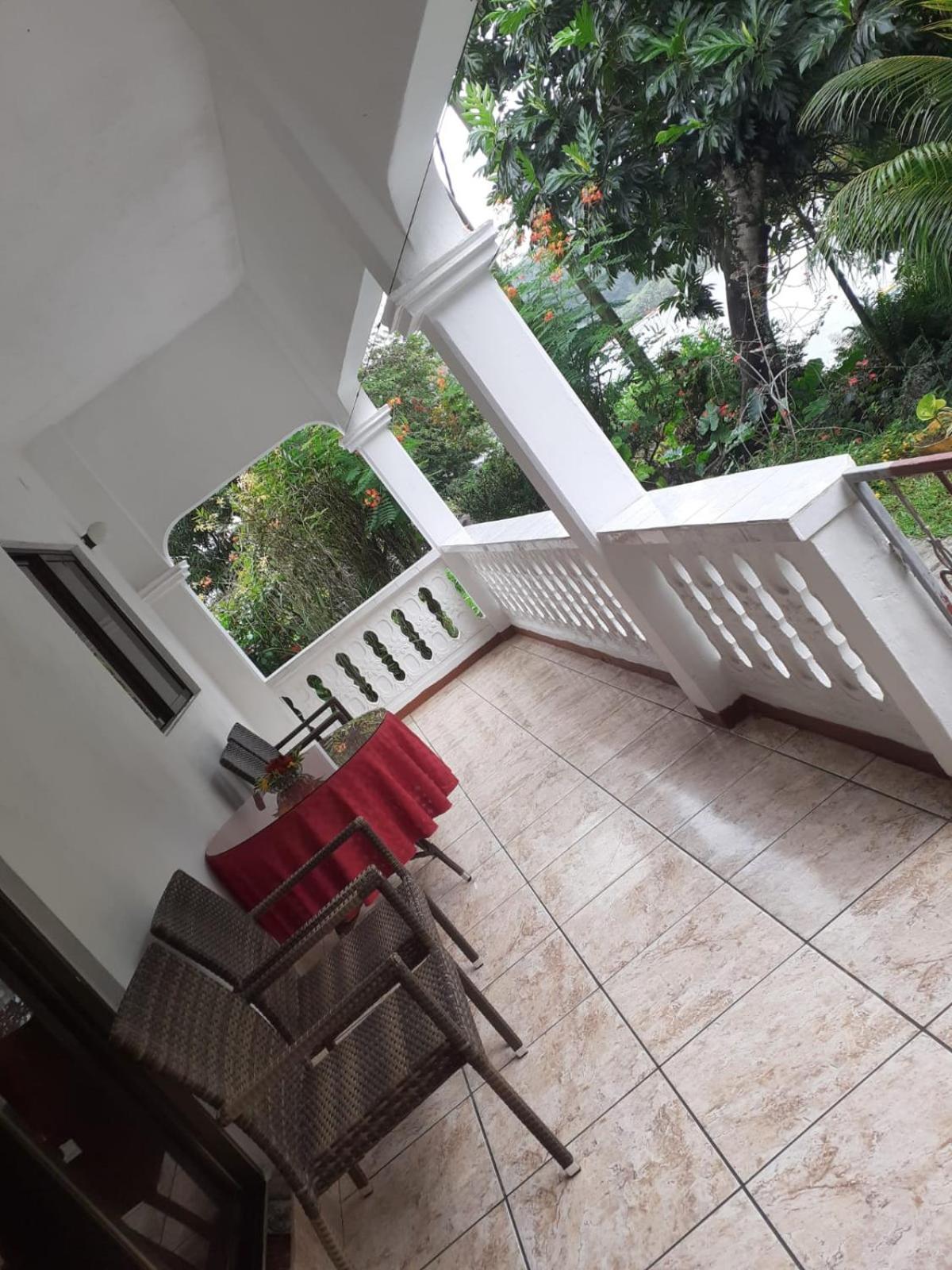 Gigi'S Self Catering Apartment Port Glaud Екстер'єр фото