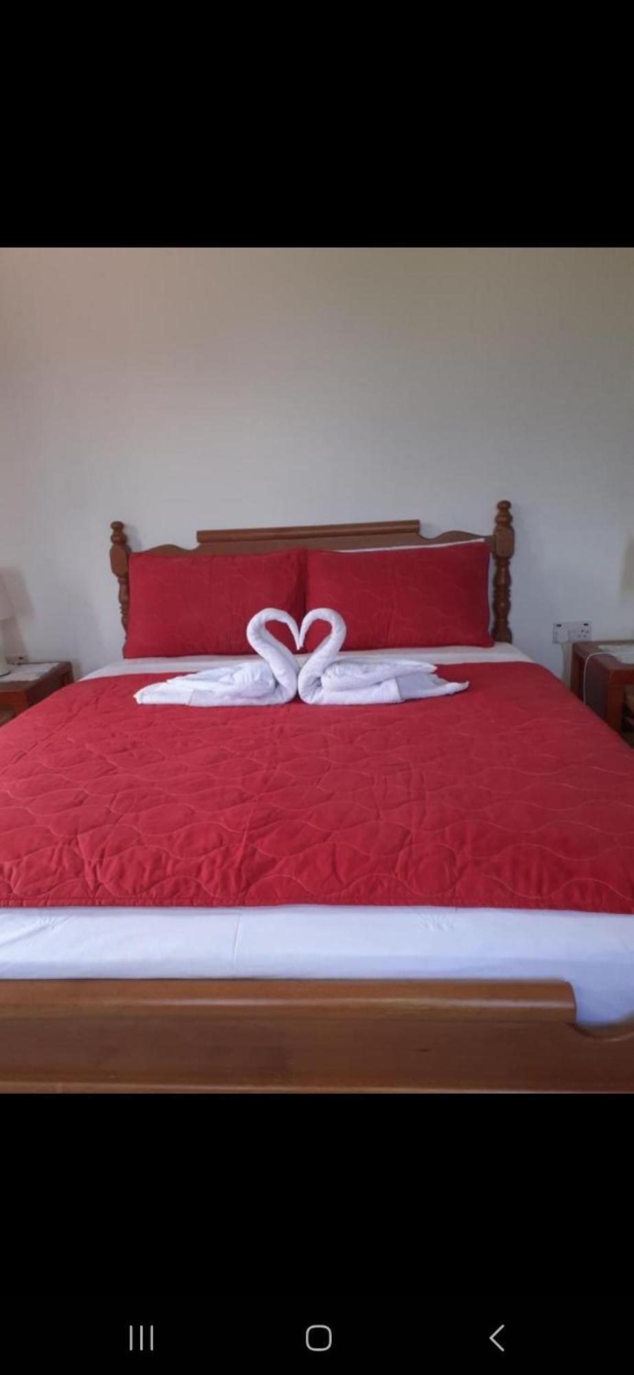 Gigi'S Self Catering Apartment Port Glaud Номер фото